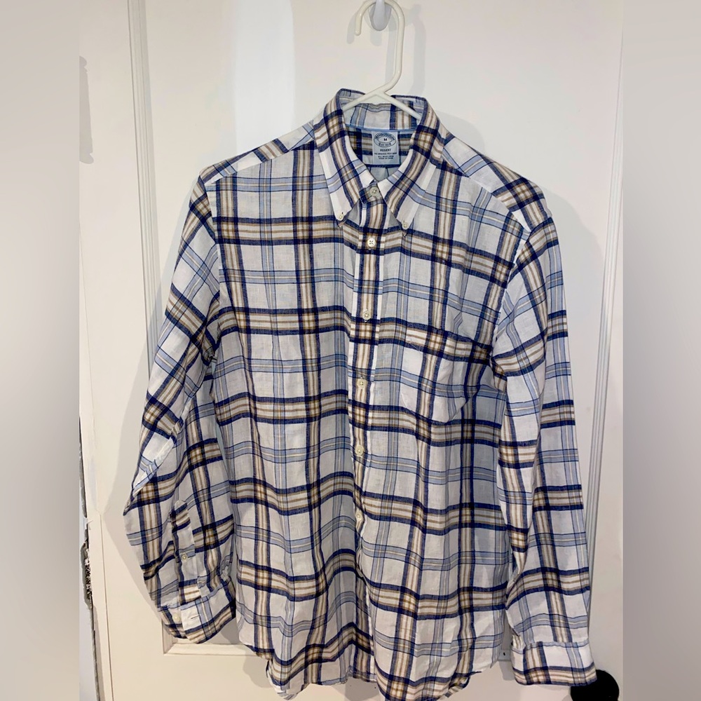 Brooks Brothers, all linen, mother of pearl buttons button down collar s…